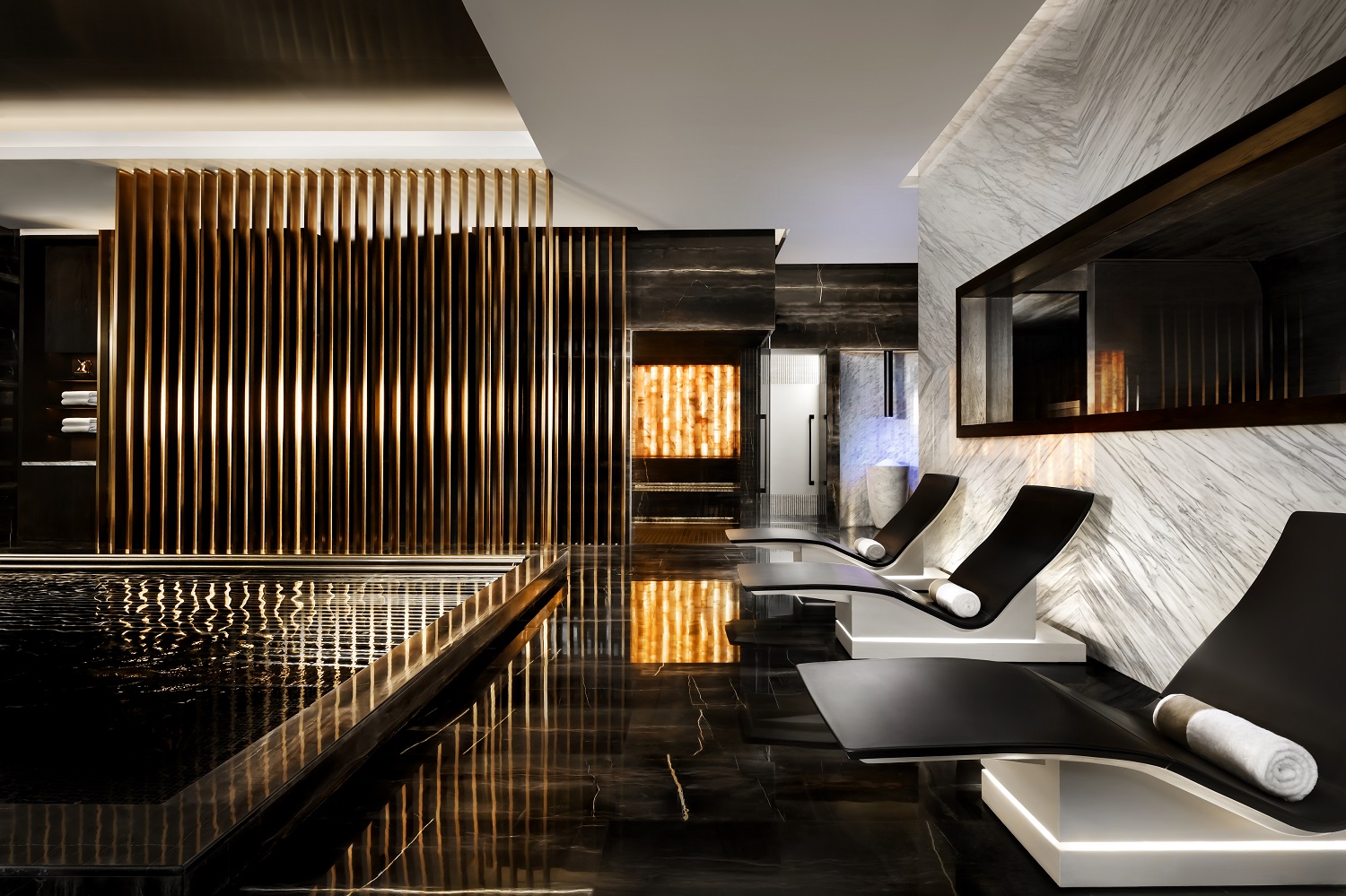 "سبا أواكين" في "أتلانتس النخلة" و"أتلانتس ذا رويال"