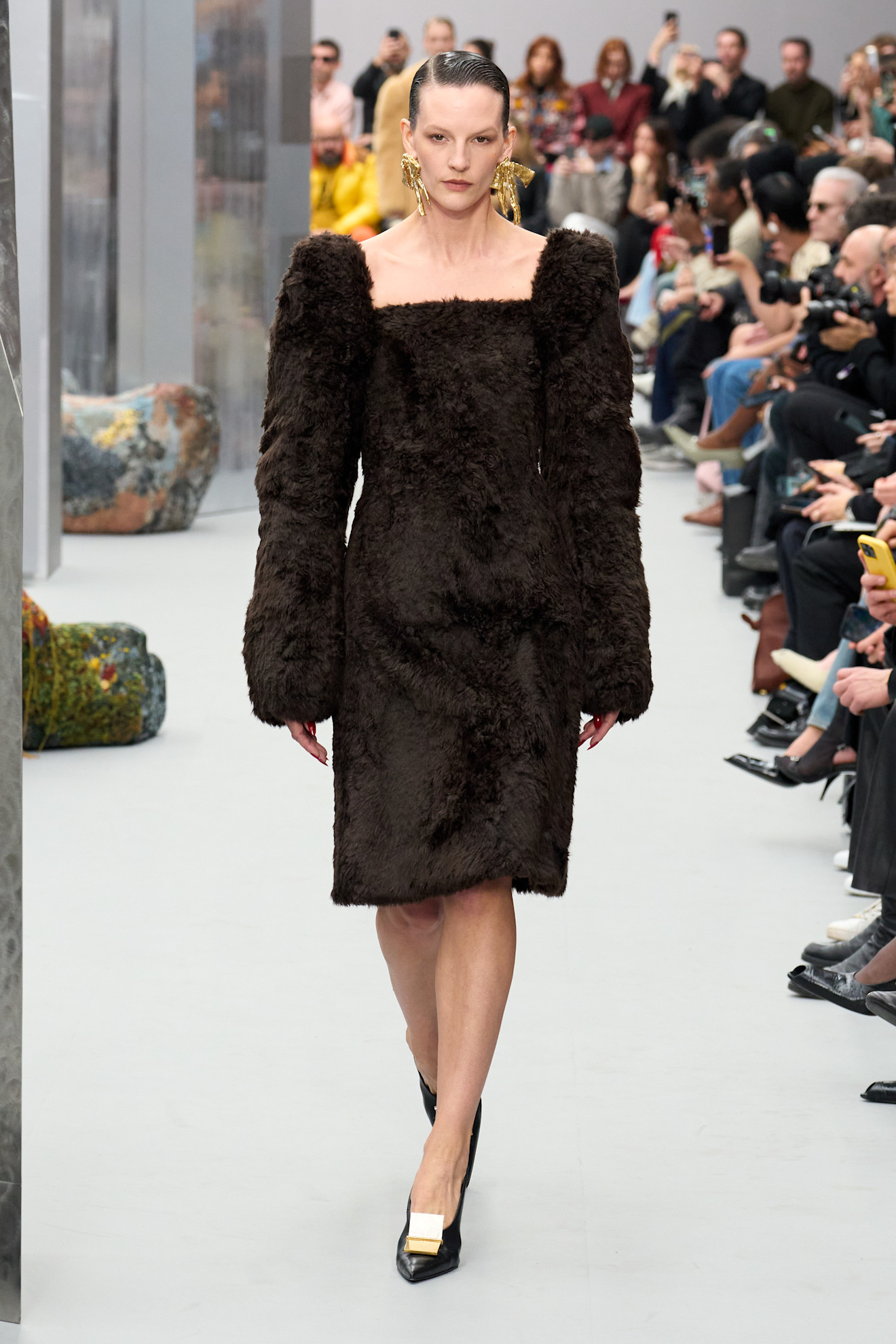 من عرض Acne Studios لخريف وشتاء 2025-2026