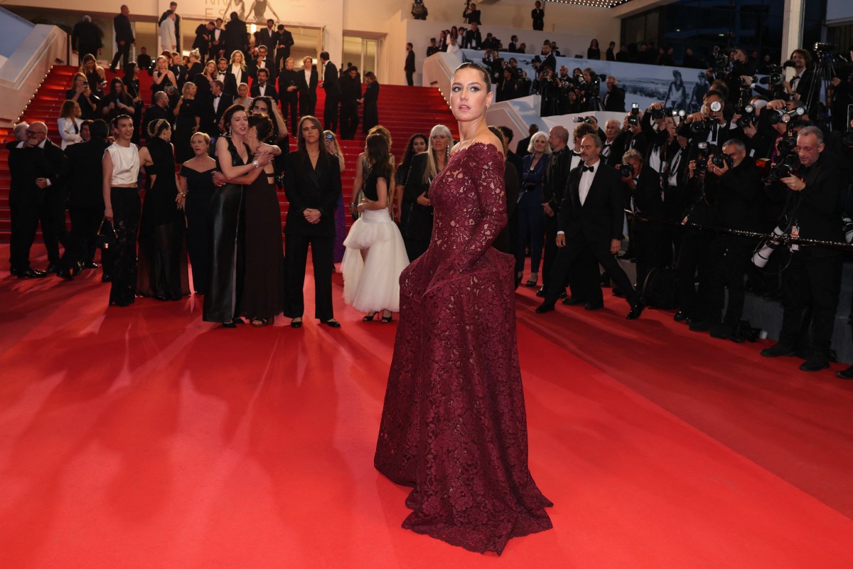Adèle Exarchopoulos بفستان من Saint Laurent بمهرجان كان السينمائي