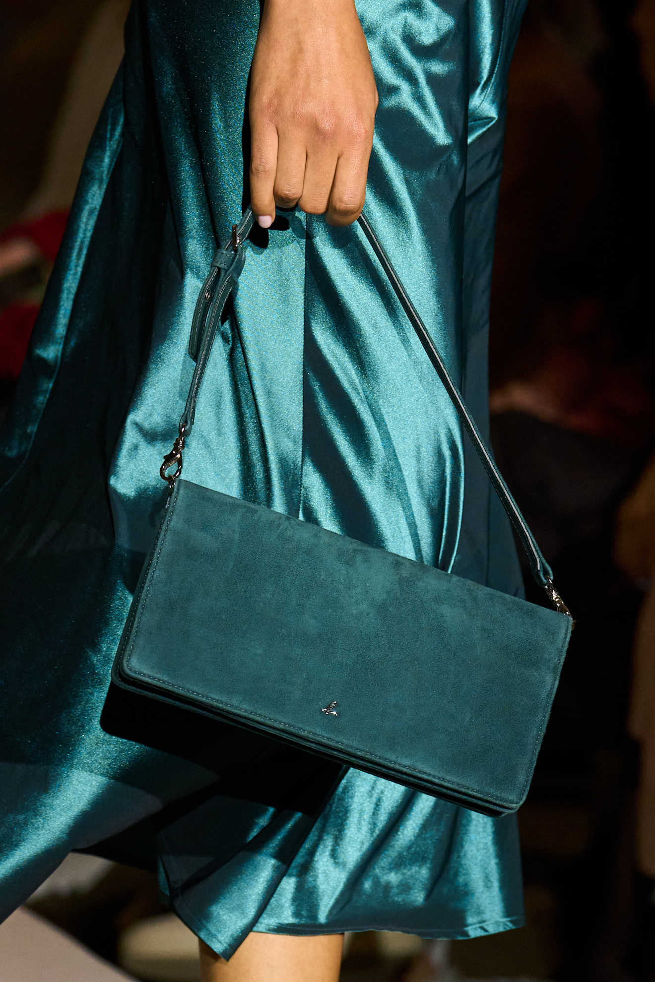 Agnes B الأخضر ممزوج مع الأزرق يعطي هذا اللون من