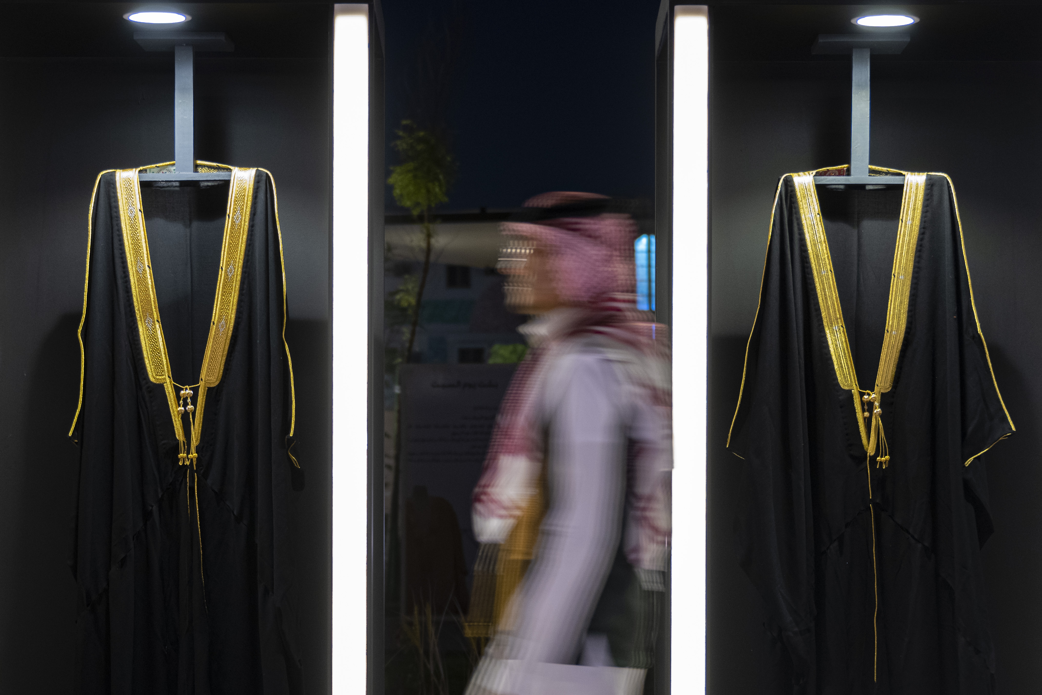 البشت الحساوي