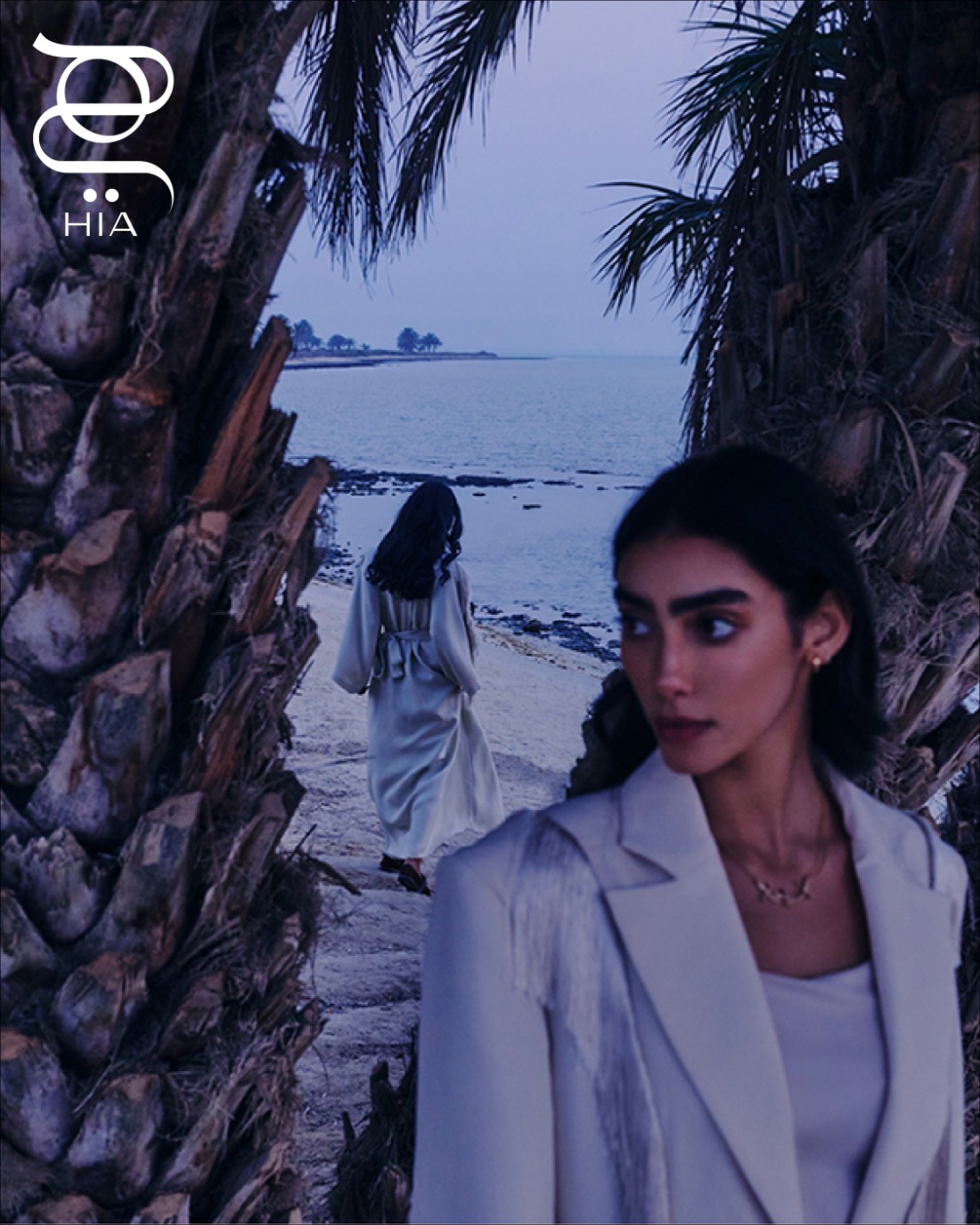 تالا بفستان من "ريبرث" Rebirth نور ببدلة من "ريبرث" Rebirth ومجوهرات من "شارمالينا" Charmaleena