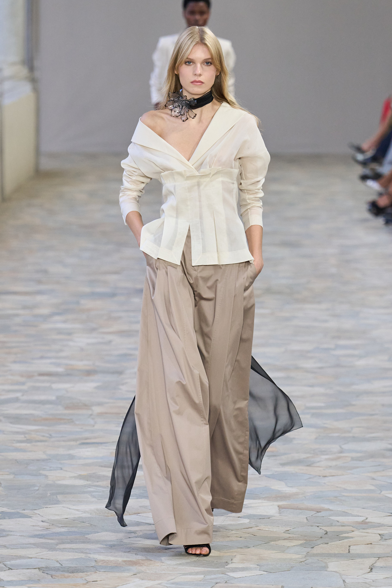 Alberta Ferretti اختيار البلوزة من