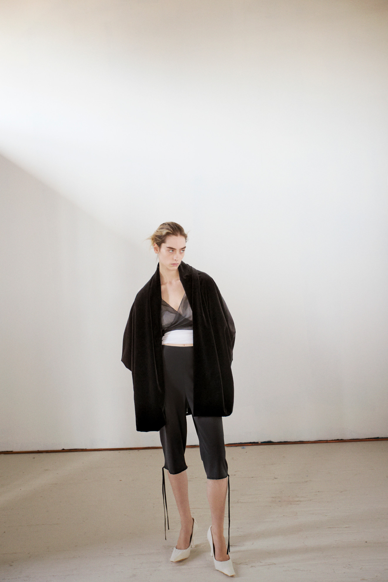 Allen سروال الكابري من