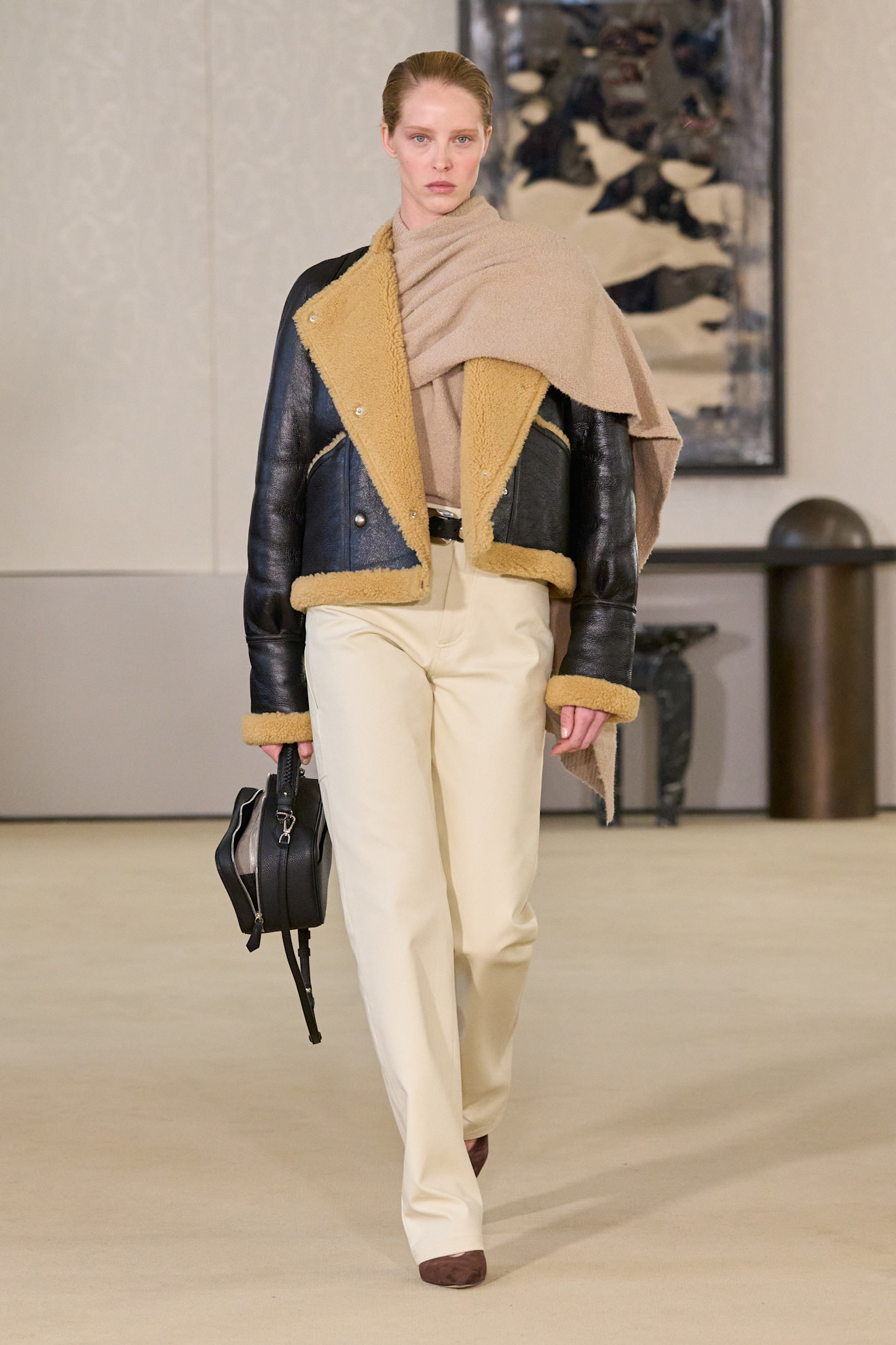 Altuzarra بيج فاتح في تصميم بناطيل من