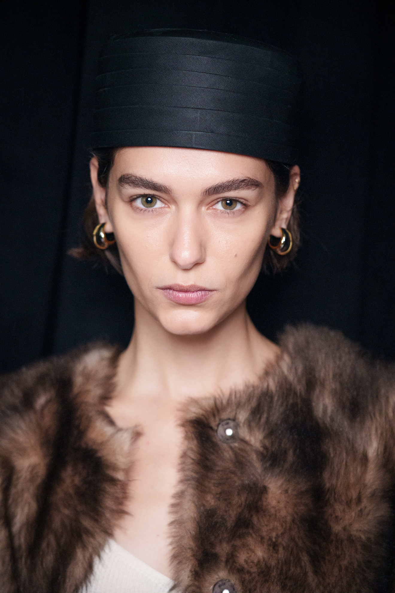 Altuzarra قبعة البيلبوكس تمنحك التميز في إطلالتك