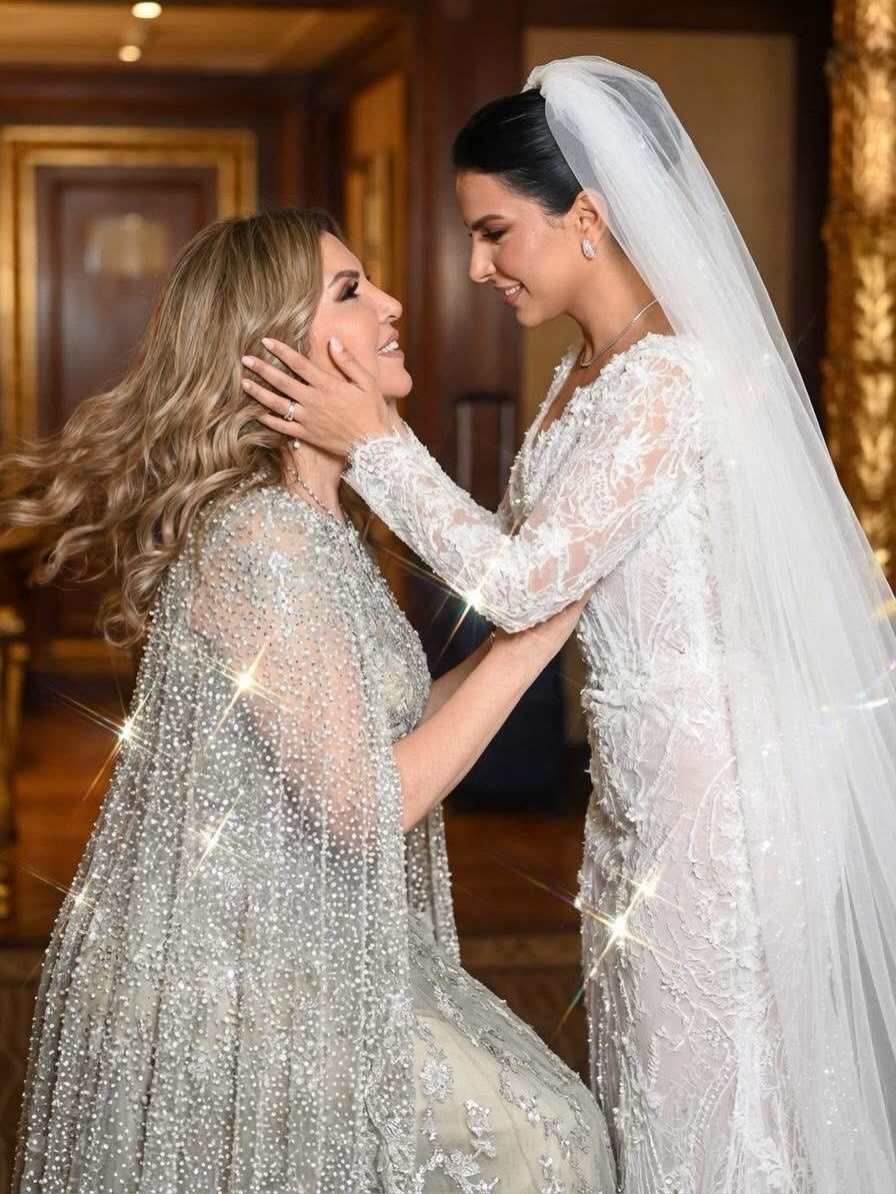 لقطات دافئة جمعت بين نادية مصطفى وابنتها