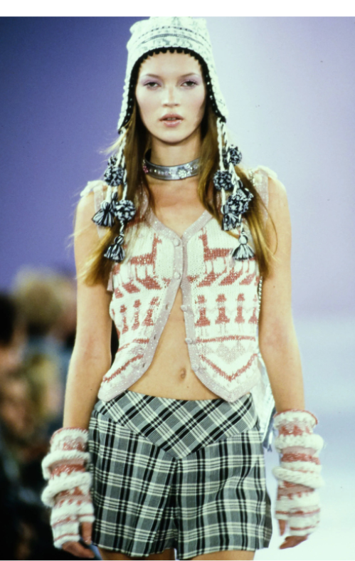 "كيت موس" Kate Moss  في عرض أزياء "آنا سوي" ANNA SUI 1993