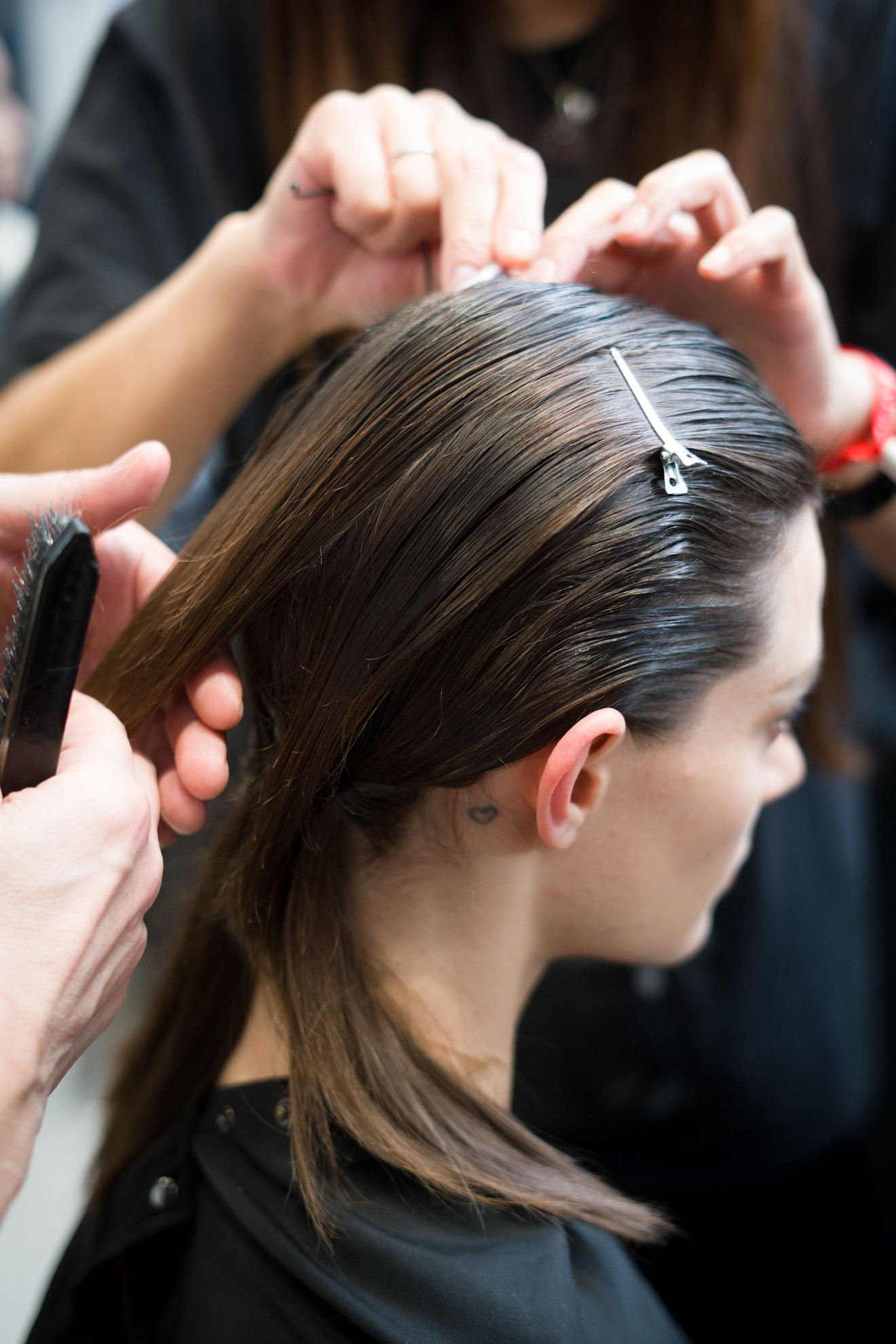 تسريحات شعر مبللة