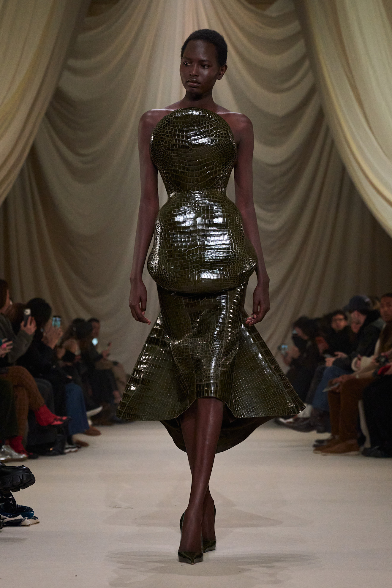 من مجموعة ASHI STUDIO ربيع و صيف 2026 للازياء الراقية