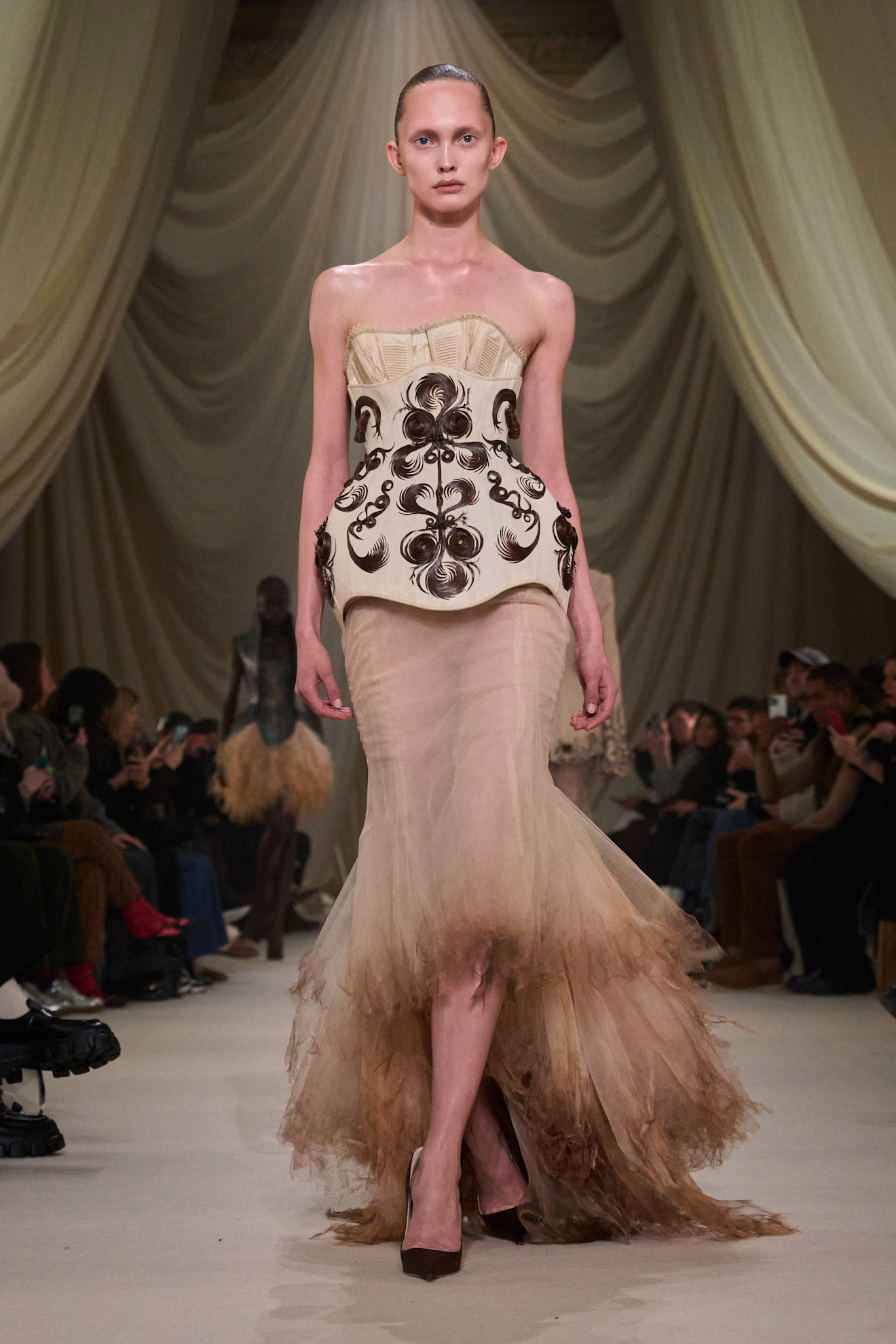 من مجموعة ASHI STUDIO ربيع و صيف 2026 للازياء الراقية