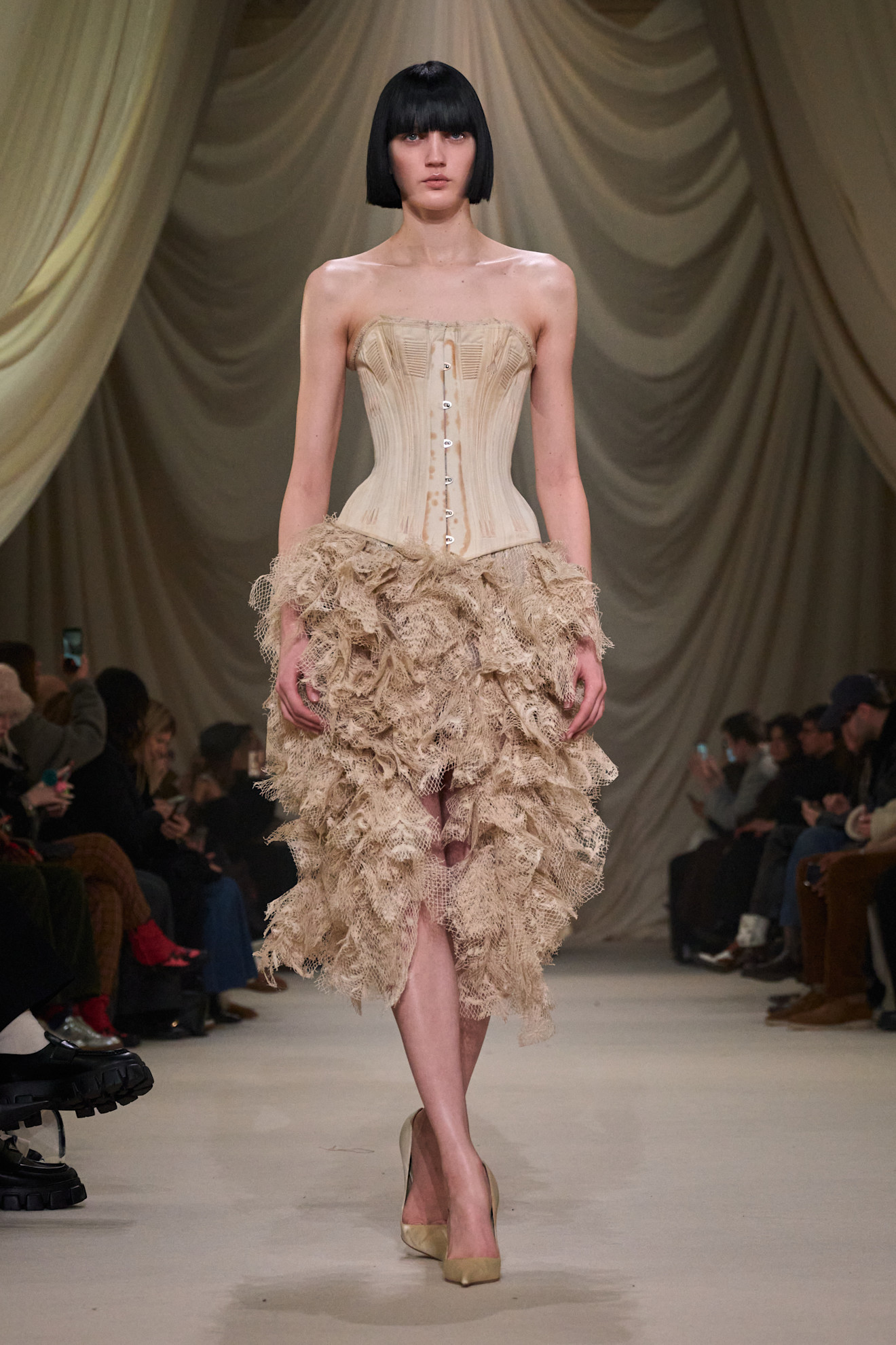 من مجموعة ASHI STUDIO ربيع و صيف 2026 للازياء الراقية