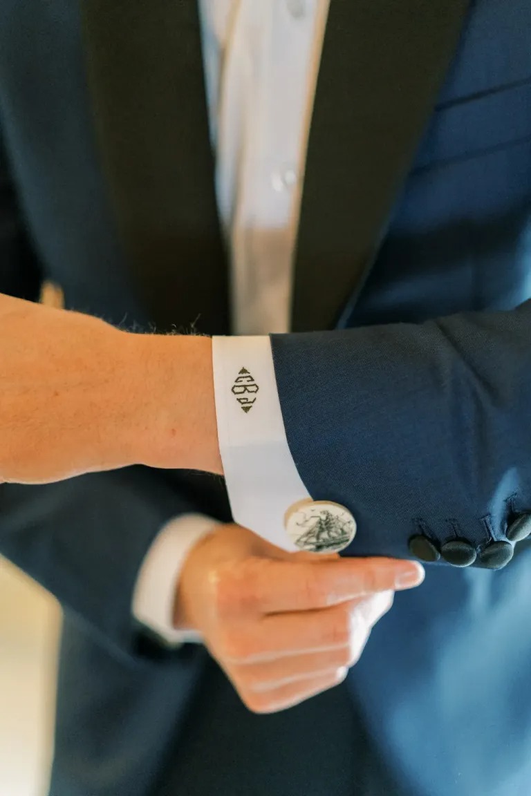 تطريز قميص بدلة العريس