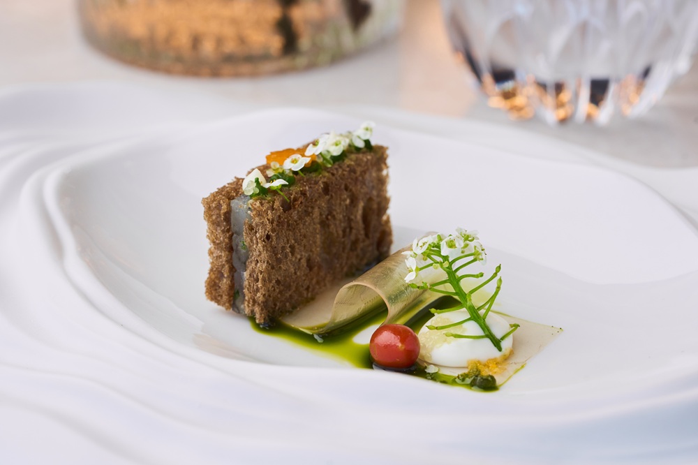 تجربة فوق السحاب في أتموسفير At.mosphere