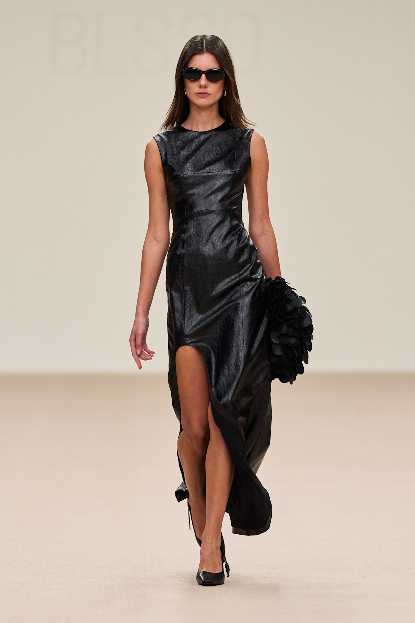 BLSSDفساتين جلد من