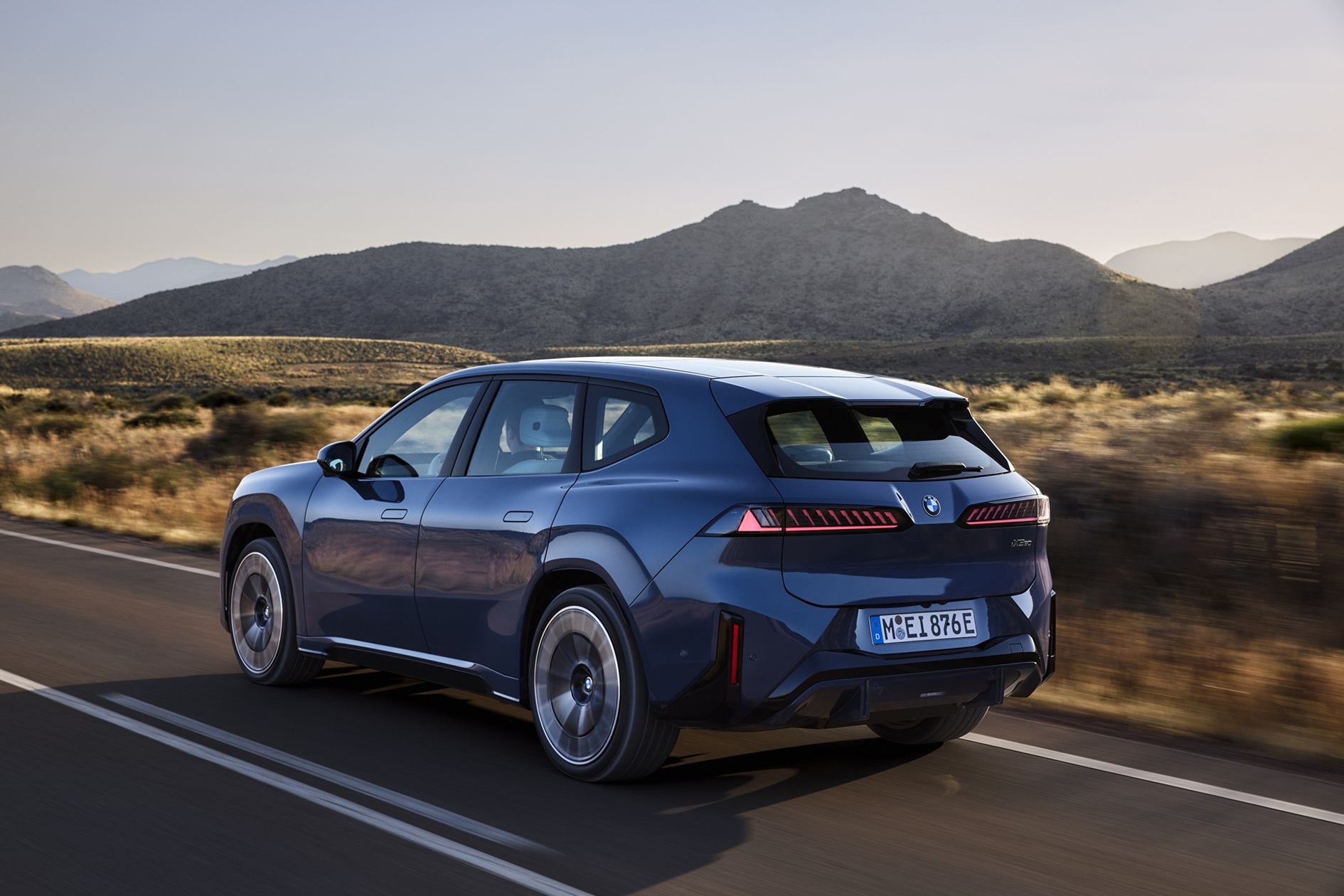 فجر حقبة جديدة في تاريخ BMW يبدأ مع BMW iX3 الجديدة كلياً
