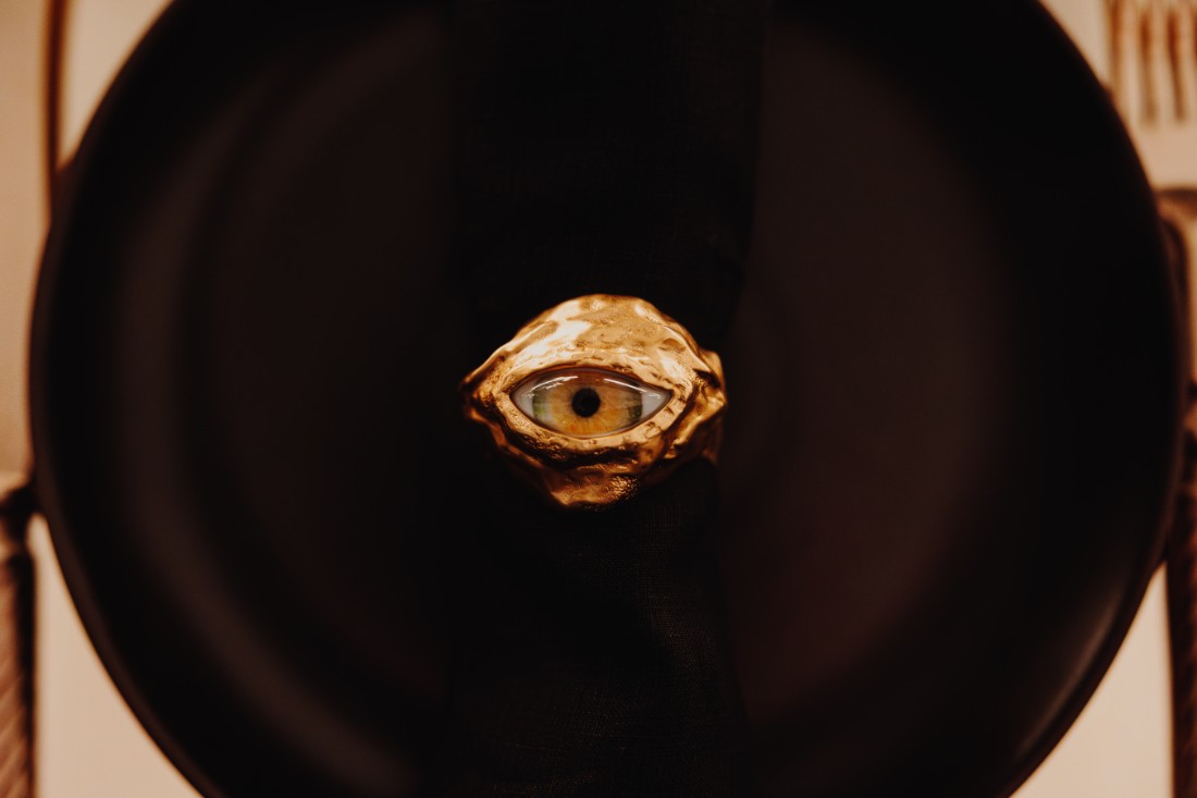 متحف فيكتوريا وألبرت يحتفل بمعرض سكياباريلي