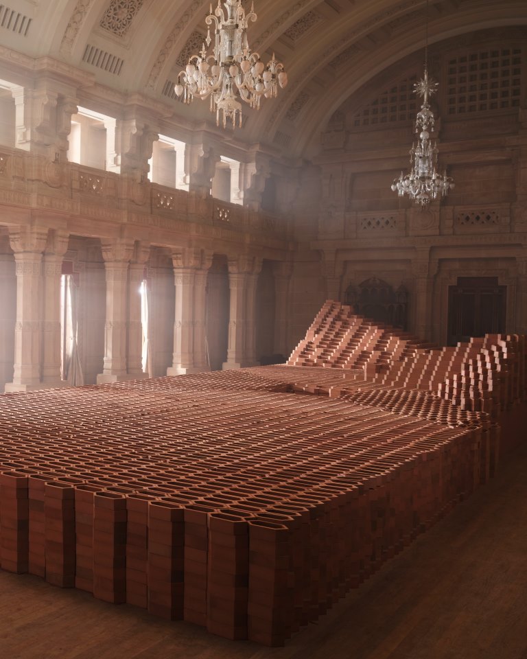 بولغري تحتفي بعيد الديوالي من خلال العمل الفني Passing the Light