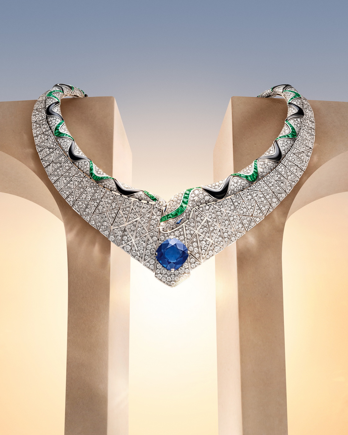 قلادة Serpenti  Perceptra الفاخرة من بولغري