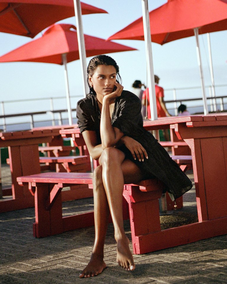 Burberry تكشف عن تشكيلتها من الأزياء الراقية لموسم صيف 2026