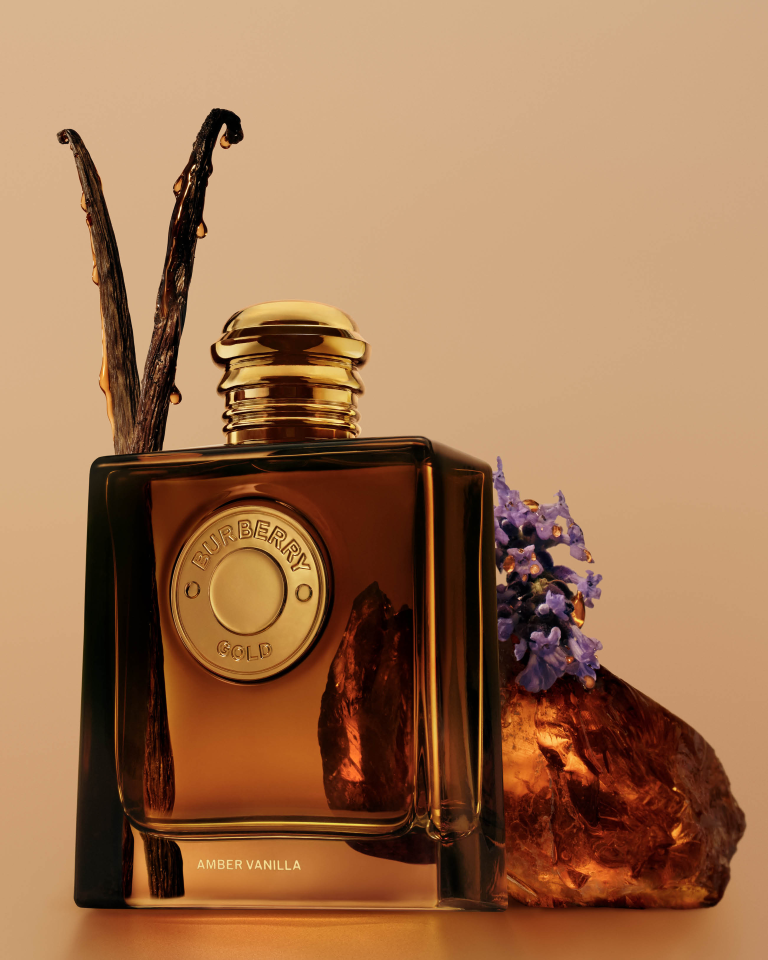 بربري تُطلق عطر GOLD AMBER VANILLA الذي ينبض بنفحات الفانيليا بحلّة متجددة
