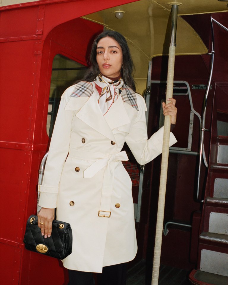 Burberry تطلق حملتها الترويجية بعنوان Back to the City بالتعاون معBus Aunty وNora Attal