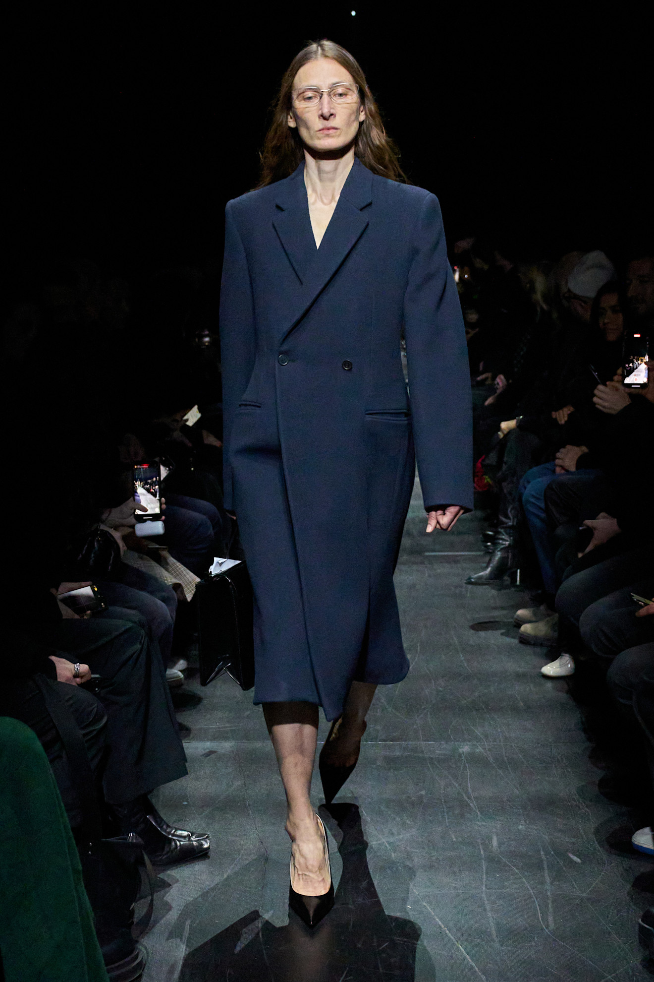 من مجموعة Balenciaga لخريف وشتاء 2025