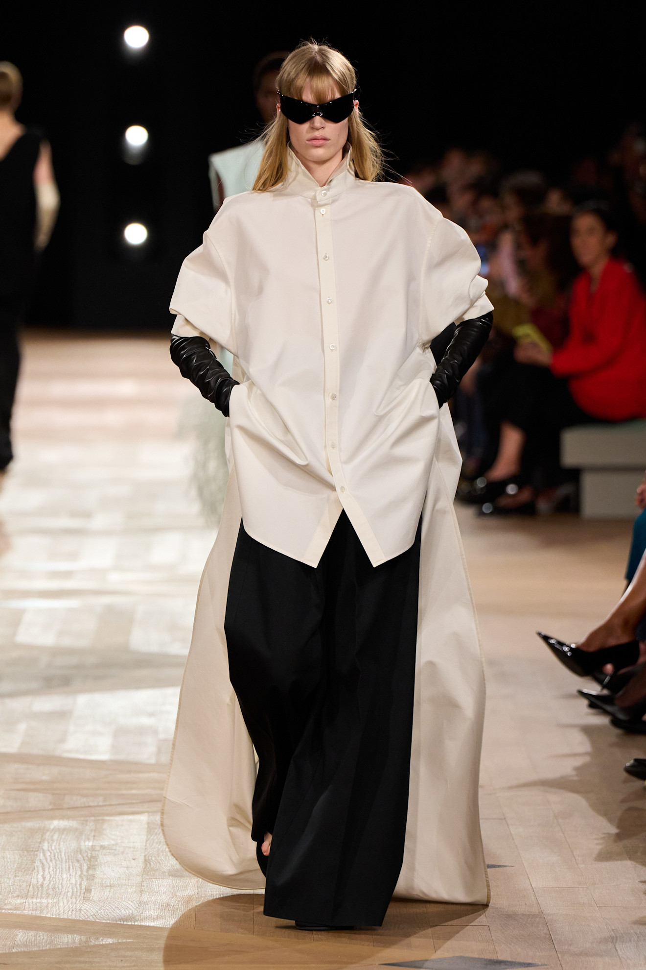 من مجموعة Balenciaga ربيع و صيف 2026 للملابس الجاهزة