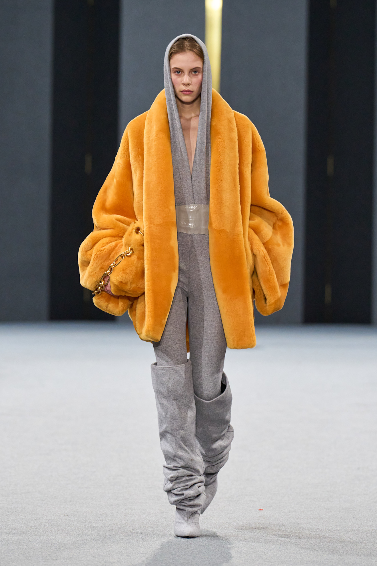 Balmain جمبسوت رمادي من