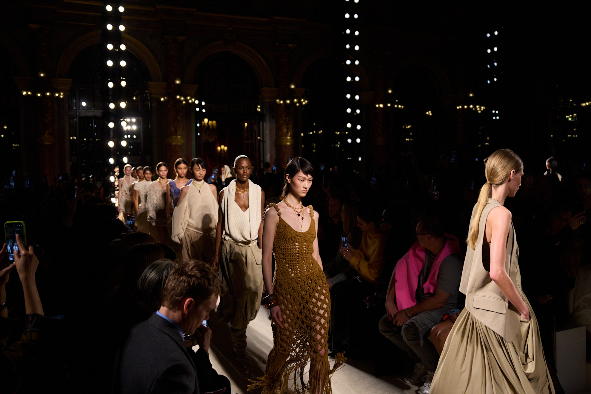 الظهور الأول لـ"أنطونين ترون" Antonin Tron المرتقب مع Balmain