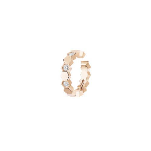 قرط أذن من Bee De Chaumet من الذهب الوردي، مرصع بألماس بقطع بريلينت