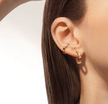 Bee de Chaumet Earcuff