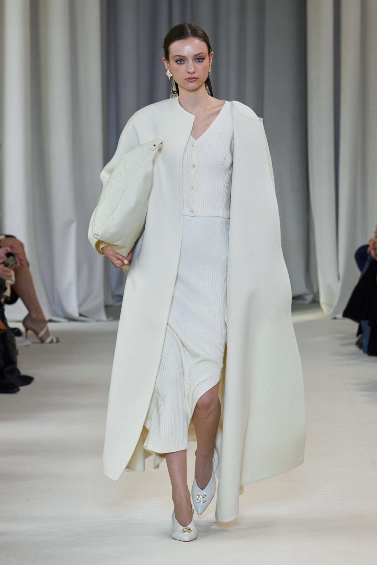 تنسيق اللّون الأبيض