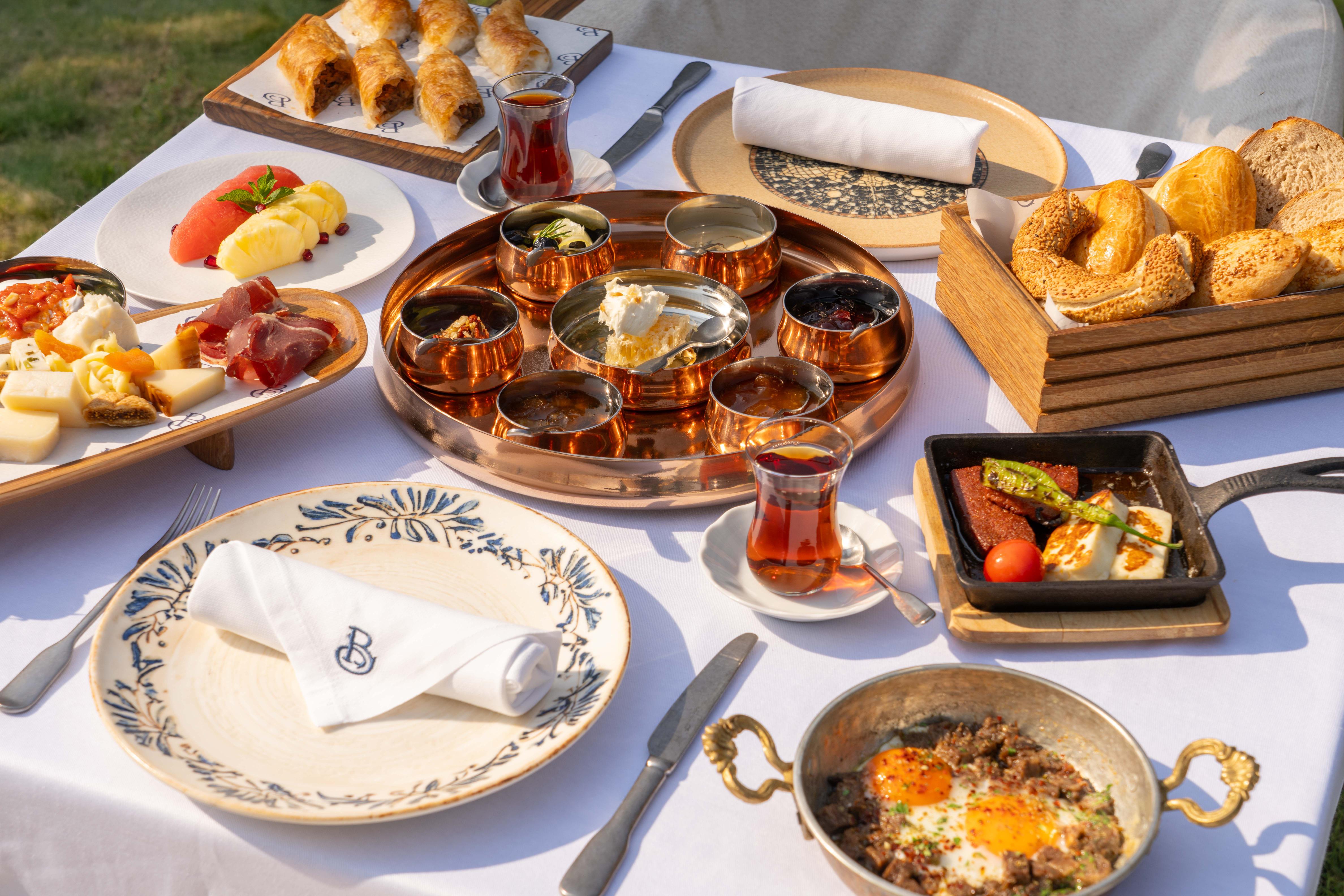 Blue Door x Delano Dubai