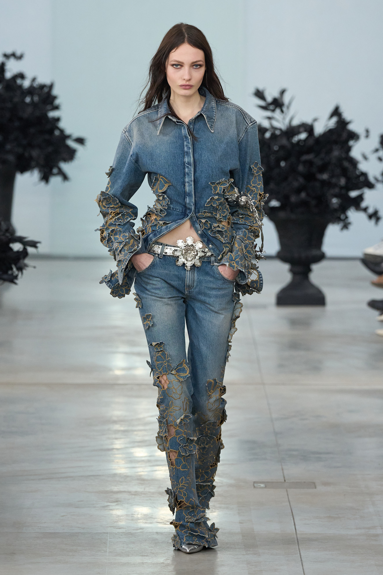 طقم جينز عصري من تصميمBlumarine 