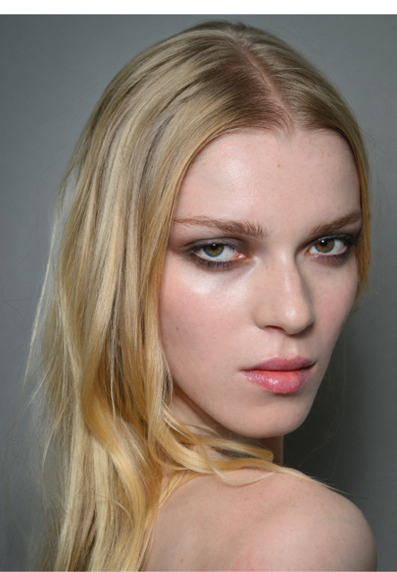 عارضة دار Blumarine