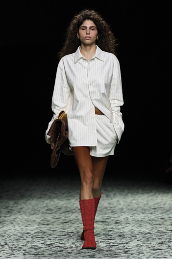 "بوتيغا فينيتا" BOTTEGA VENETA