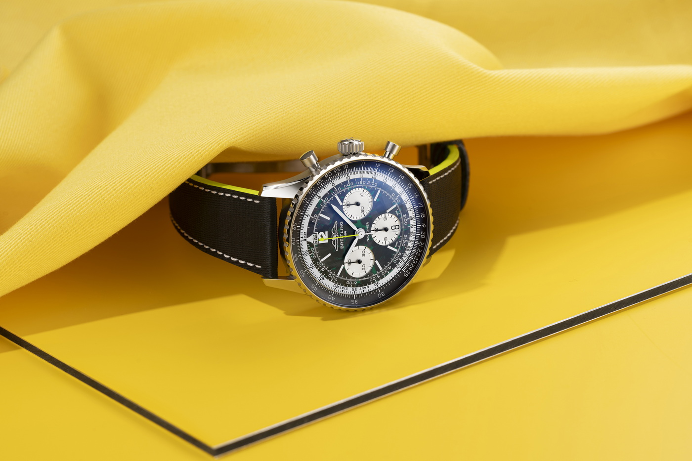Breitling Navitimer B01 Chronograph 43 Aston Martin Aramco Formula One
