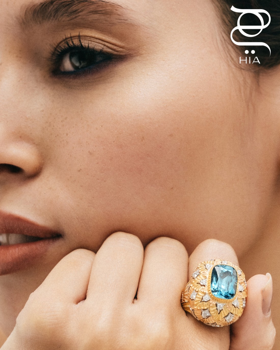 خاتم COLOURED COCKTAIL من الذهب الأبيض والأصفر والزيركون والماس من "بوتشيللاتي" BUCCELLATI