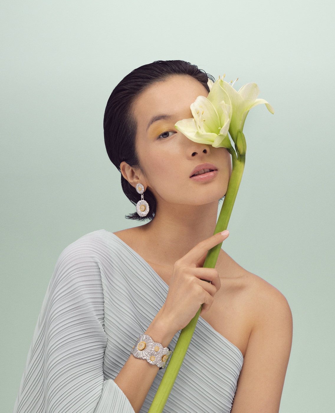 تشكيلة بلوسومز كولور النابضة بألوانٍ حيوية من Buccellati