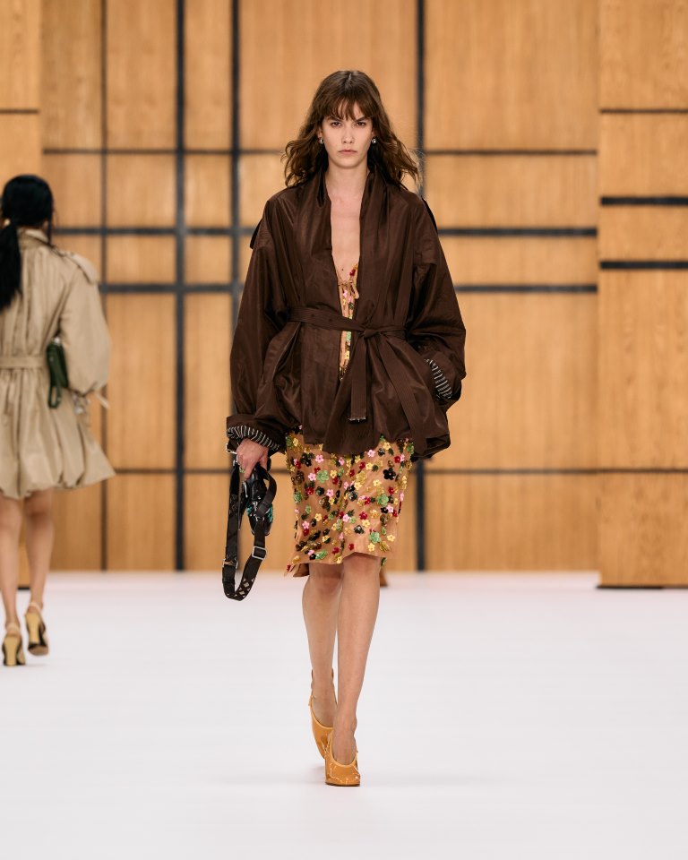 Burberry تكشف عن تشكيلتها لموسم صيف 2027