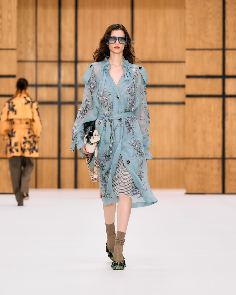Burberry تكشف عن تشكيلتها لموسم صيف 2027