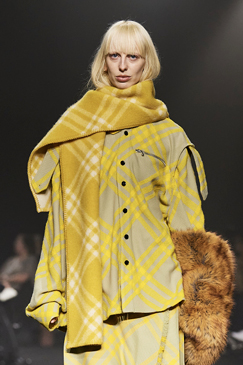 بربري" BURBERRY