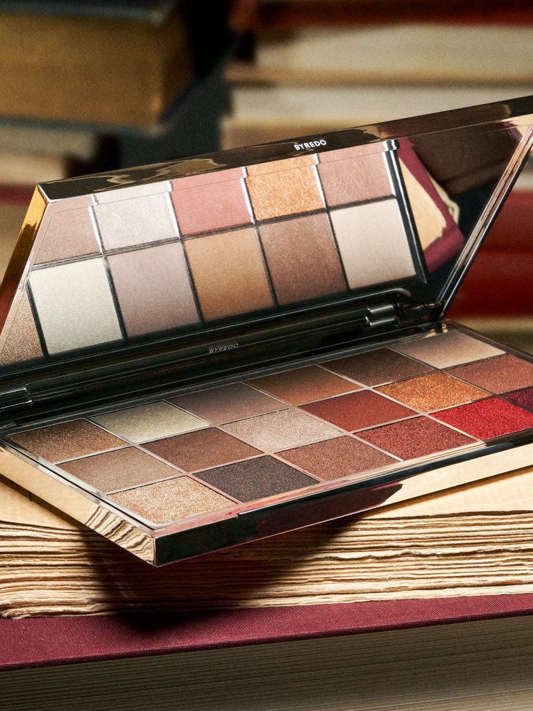 BYREDO تكشف عن مجموعة ظلال العيون Bibliophilia بإلهامٍ من القصص والروايات