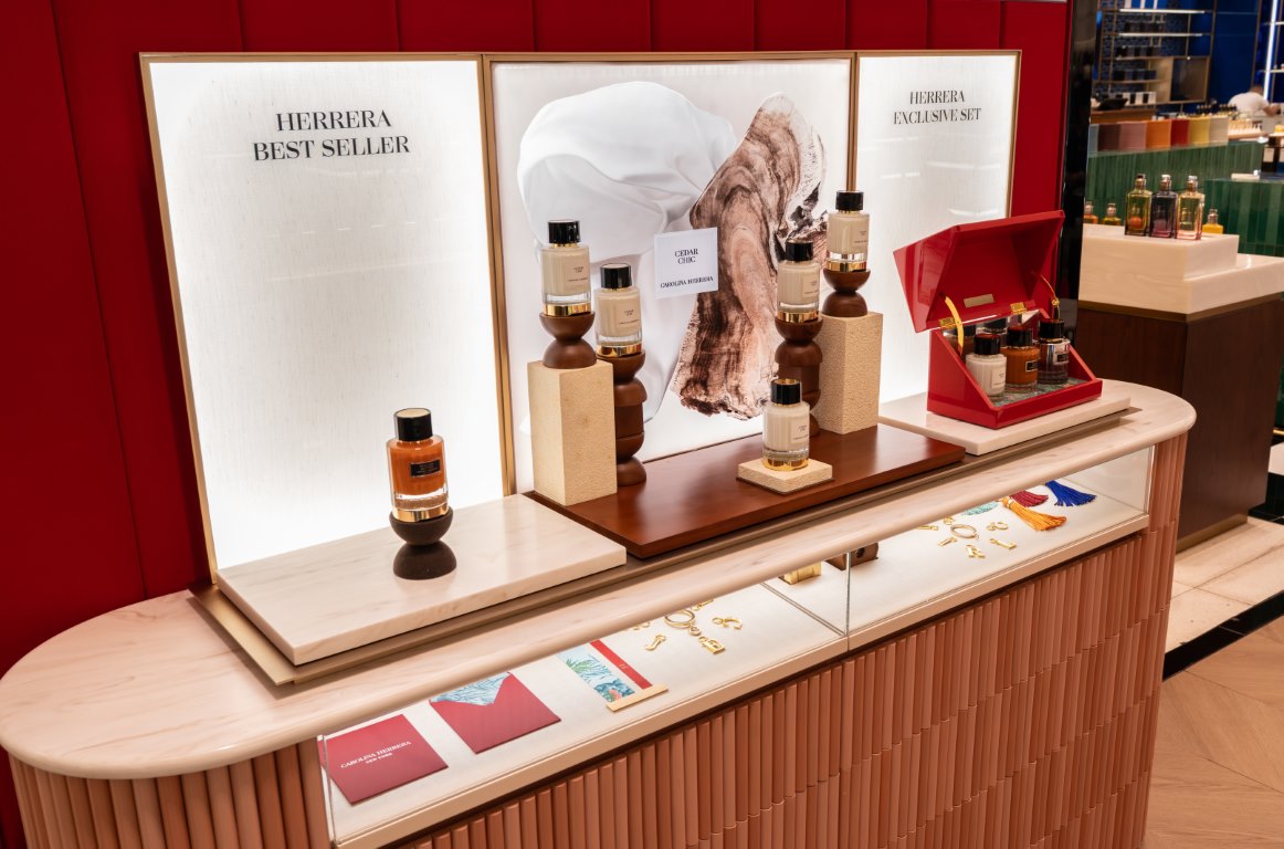 كارولينا هيريرا تكشف عن كاونترها المطوّر حديثًا في بلومينغديلز دبي مول