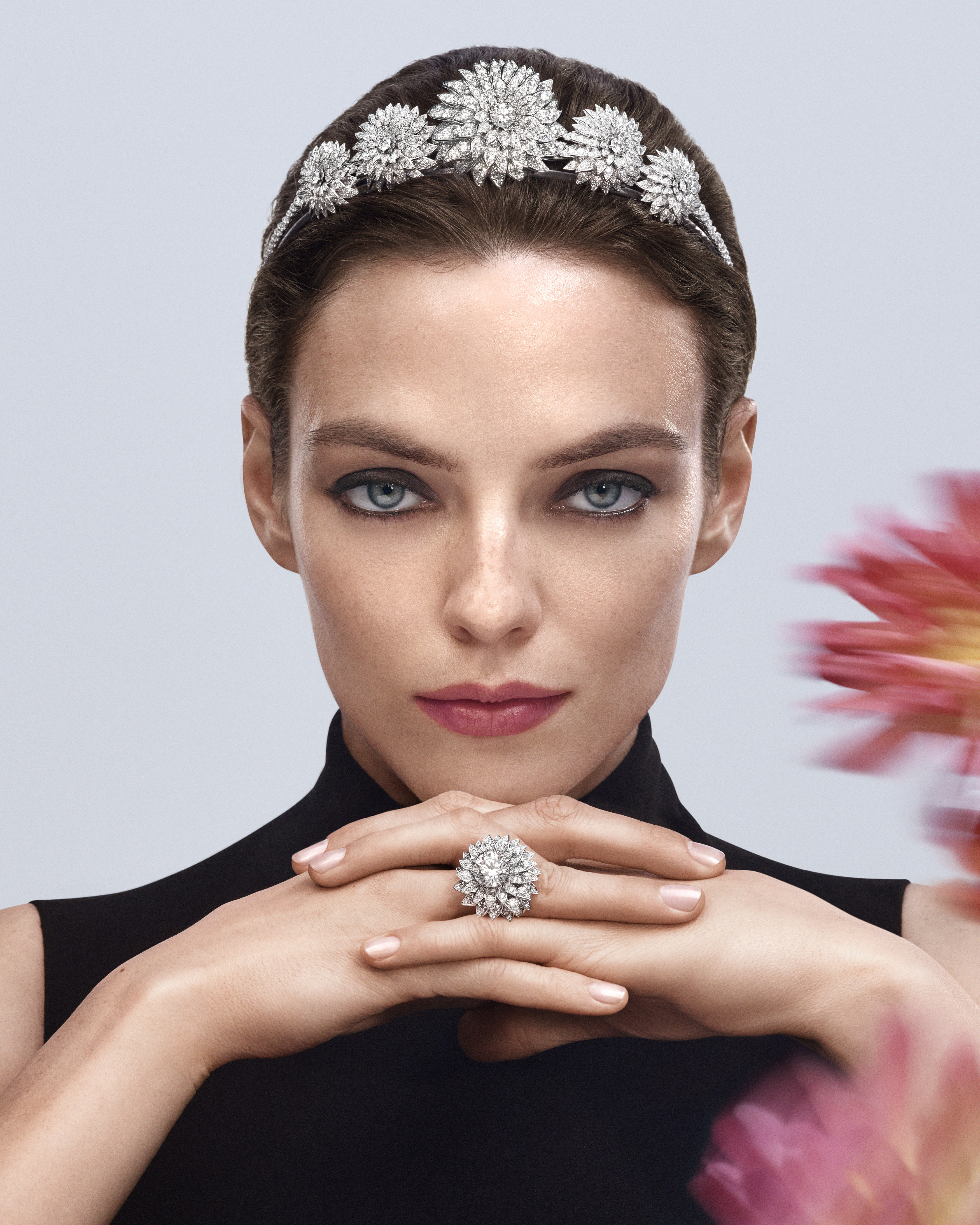 ابداعات مجموعة Dahlia من مجموعة CHAUMET Jewels by Nature