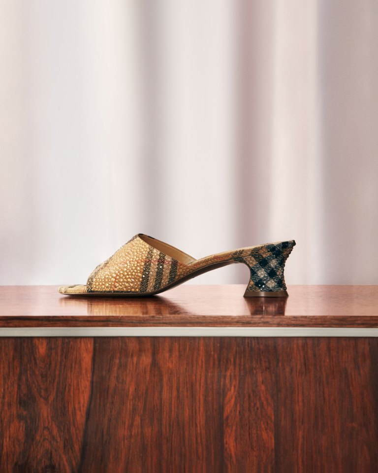 تشكيلة BURBERRY الحصرية المصغّرة بمناسبة شهر رمضان المبارك