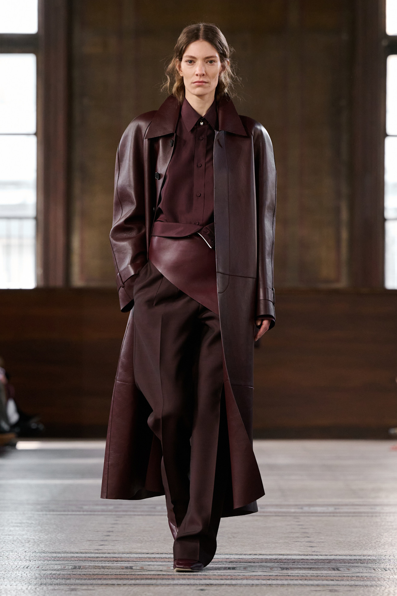 Carven المعاطف قطع أساسية لأيام العمل