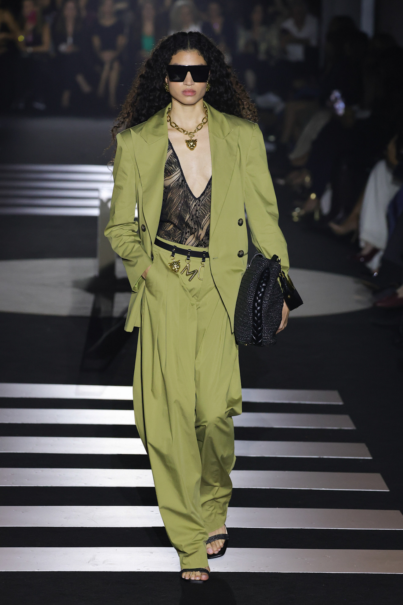 Casademunt by Maiteبدلة باللون الأخضر المريمي من