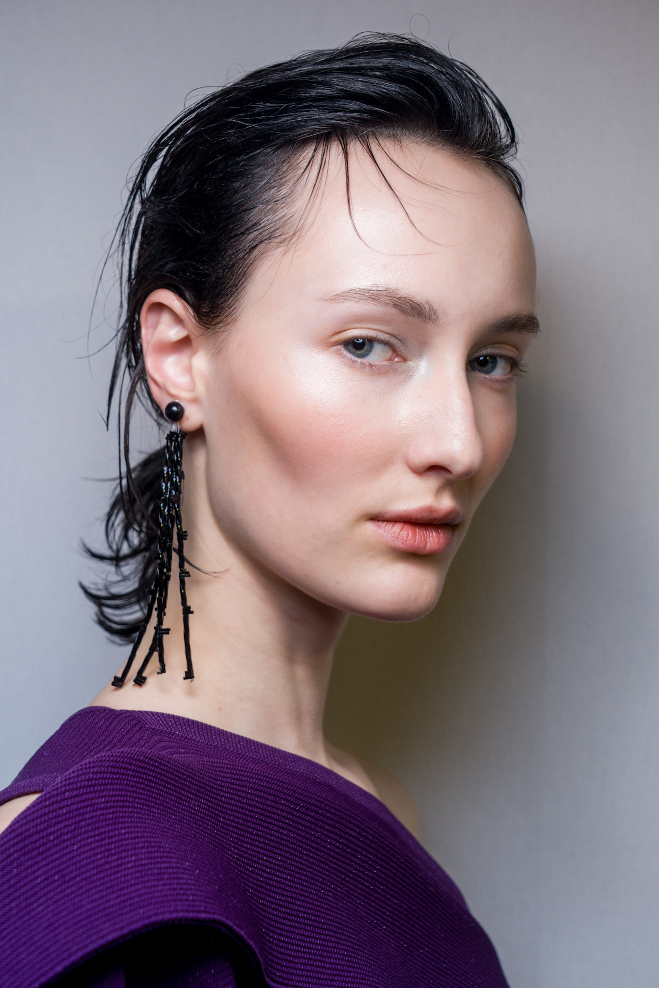 سرّ البشرة المشرقة يبدأ من تركيبات متطورة لترطيب وشد الجلد